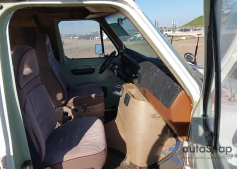 1981 Ford Econoline E250 Van из США, поврежденный, VIN 1FTGE26GXBHA71131